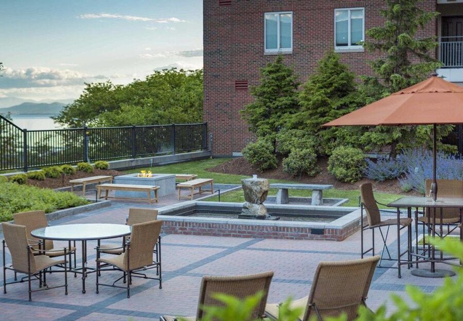 Courtyard By Marriott Burlington Hotel Kültér fotó