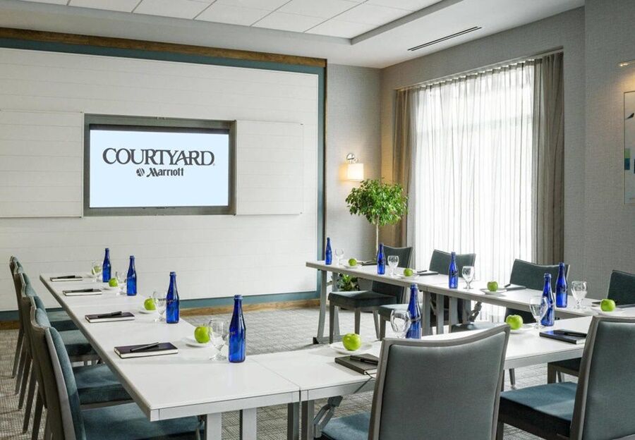 Courtyard By Marriott Burlington Hotel Kültér fotó