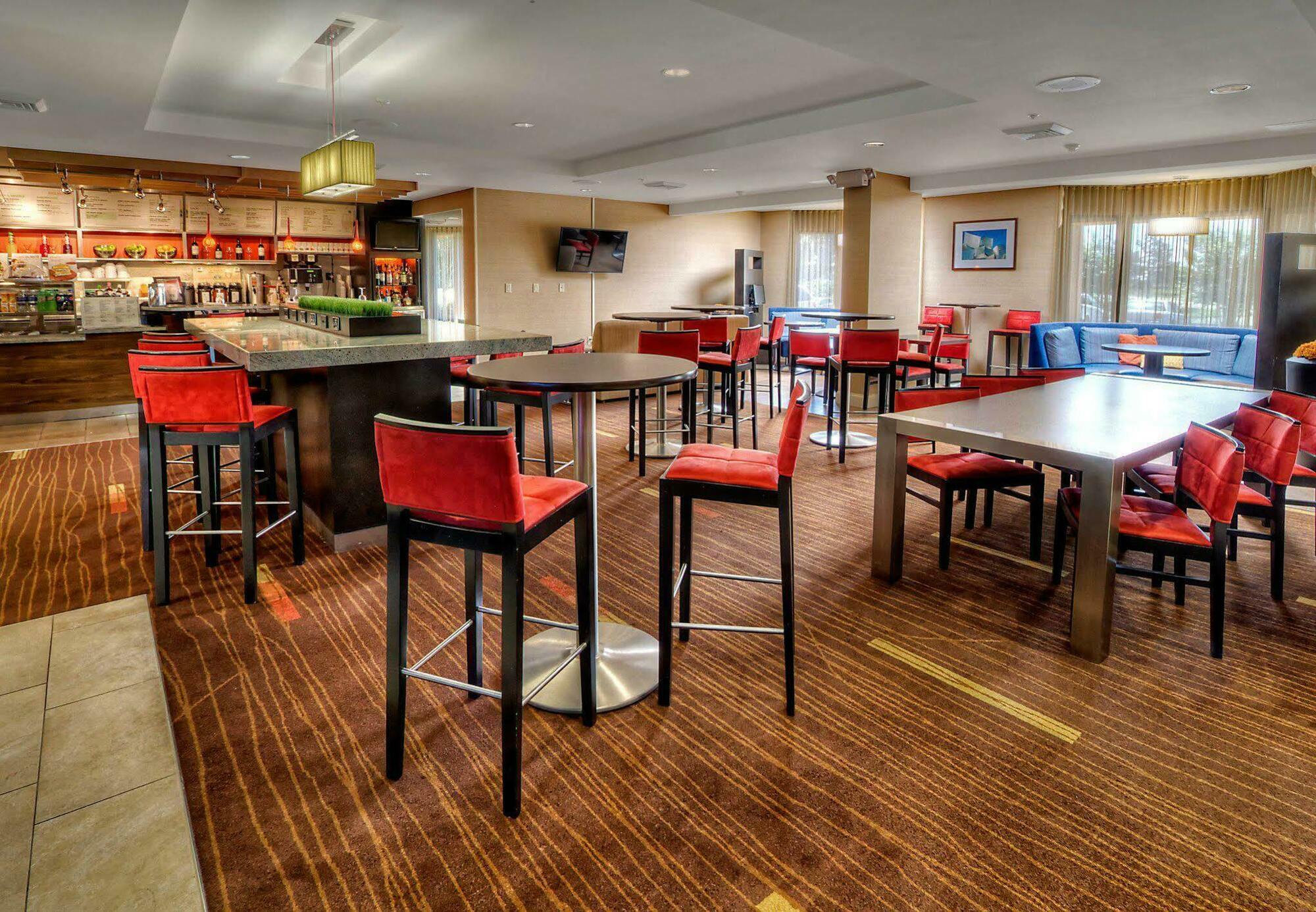 Courtyard By Marriott Burlington Hotel Kültér fotó